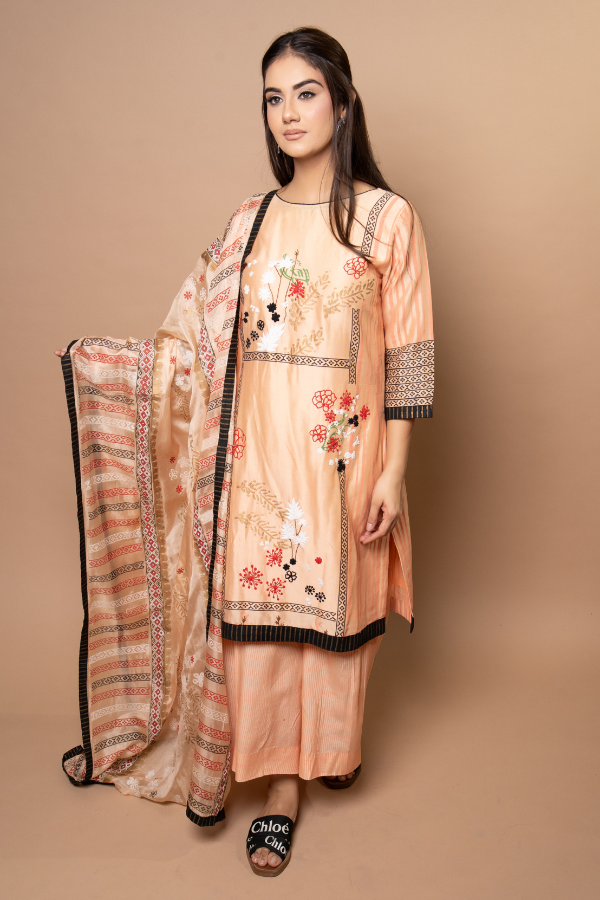 Peach Dream Embroidery Block Suit